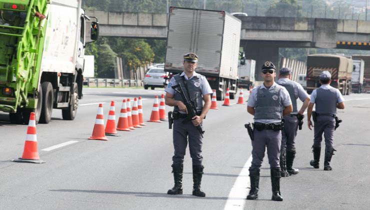 Polícia Rodoviária completa 70 anos de patrulha de trânsito com operação especial