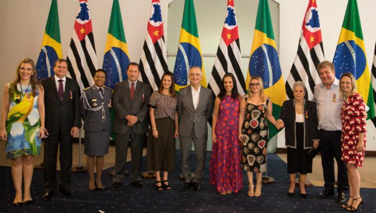 Personalidades recebem “Medalha Rosa da Solidariedade” em São Paulo