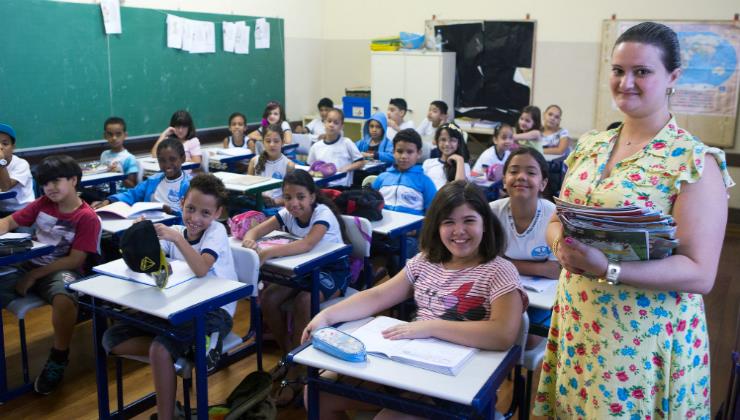 Estado paga R$ 315 milhões em bônus a 188 mil servidores da Educação