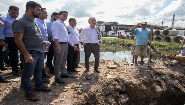 Estado de SP investe na recuperação do Canal do Meio, em São Vicente