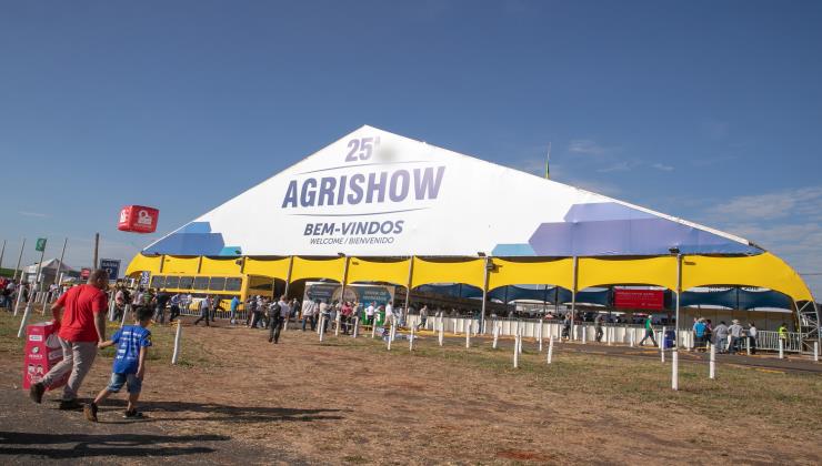 Governador realiza entregas durante a feira Agrishow 2018