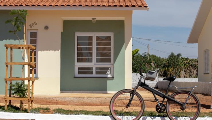 Moradores da região de São José do Rio Preto recebem 288 novas casas populares