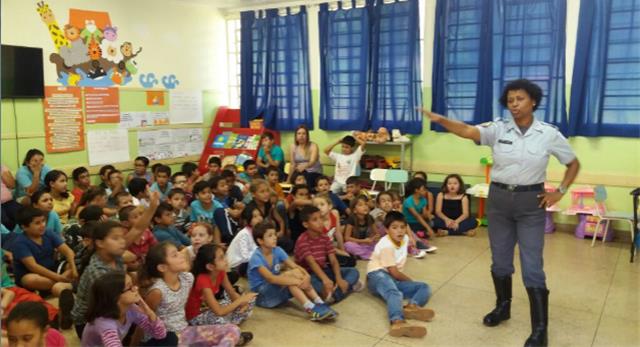 Clube do Bem-te-vi realiza atividades de educação para o trânsito para crianças de Presidente Prudente